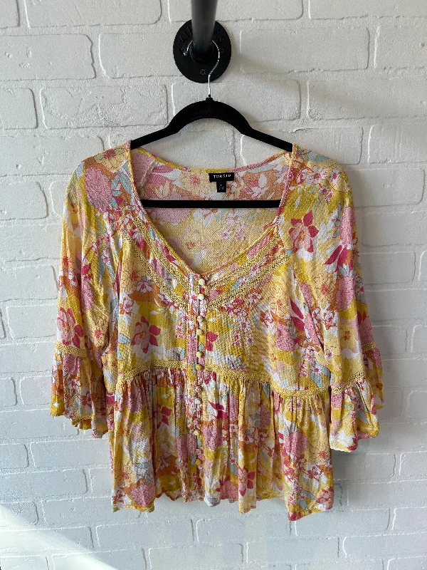 Top Short Sleeve By Torrid In Pink & Yellow, Size: S